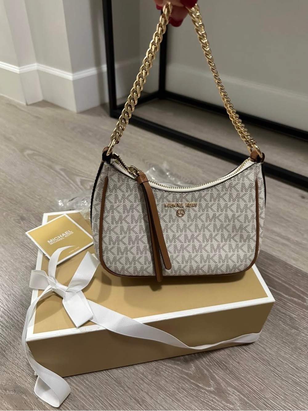 Michael Kors White/Beige Signature Micro Chain Shoulder Bag